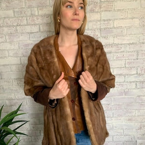 Luxury Mink Fur Stole: Elegant Brown Shawl Wrap