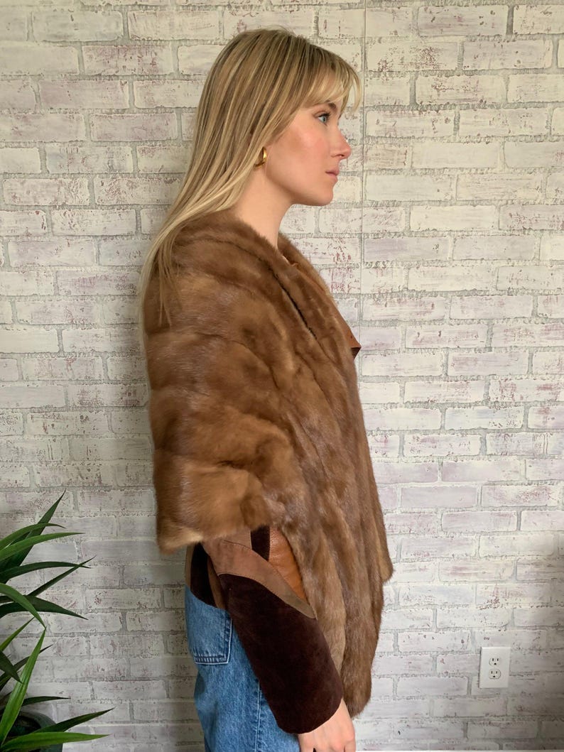 Luxury Mink Fur Stole: Elegant Brown Shawl Wrap