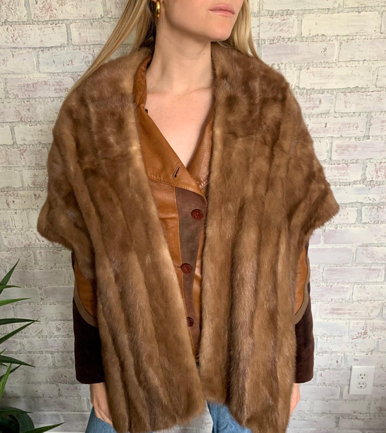 Luxury Mink Fur Stole: Elegant Brown Shawl Wrap