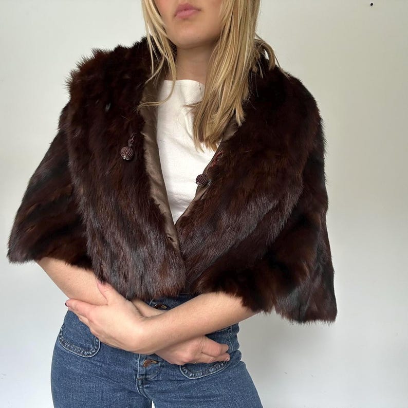 Luxury Mink Fur Stole: Dark Brown Satin-Lined Capelet