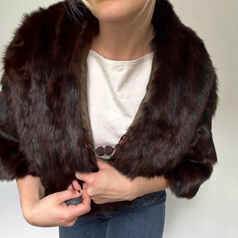 Luxury Mink Fur Stole: Dark Brown Satin-Lined Capelet