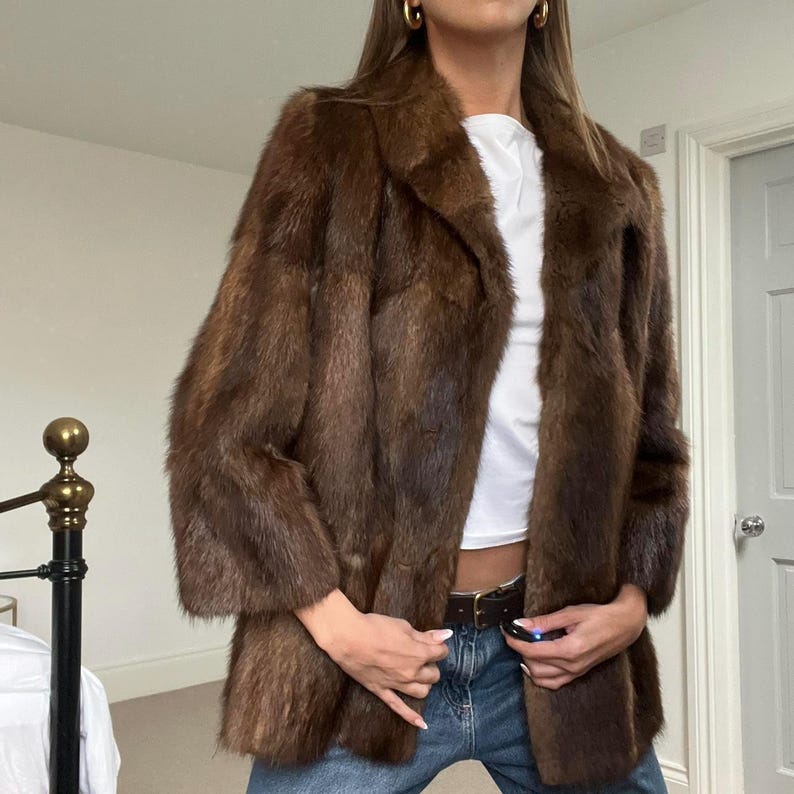 Vintage Brown Mink Fur Coat: Women's Luxury Winter Outerwear