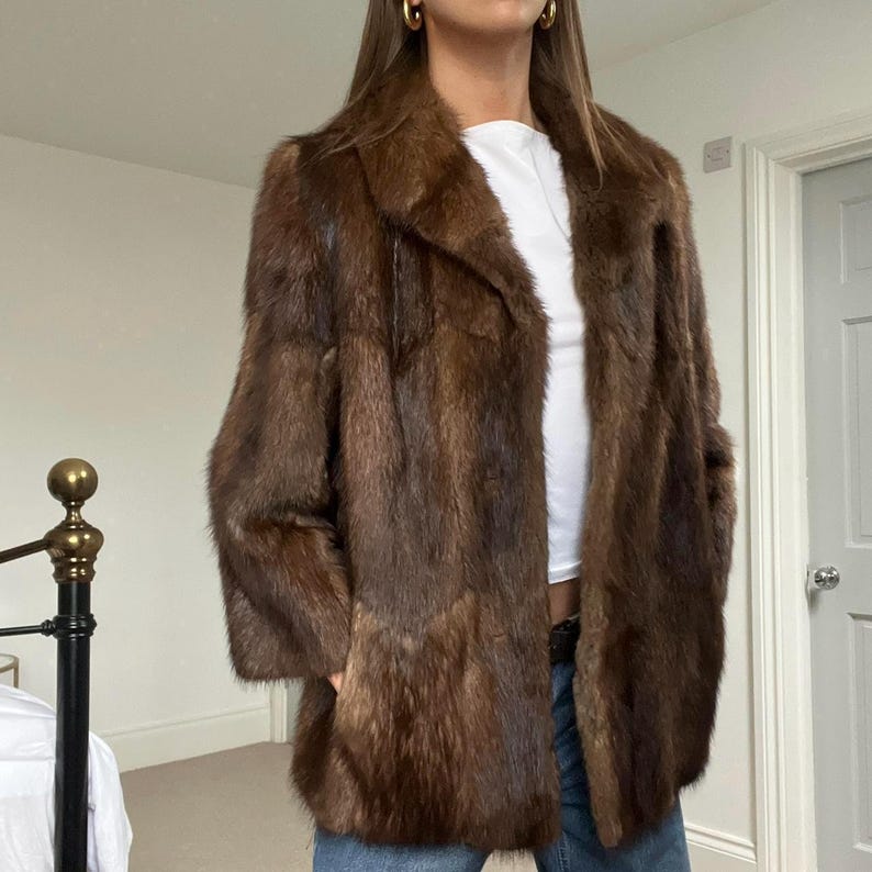 Vintage Brown Mink Fur Coat: Women's Luxury Winter Outerwear
