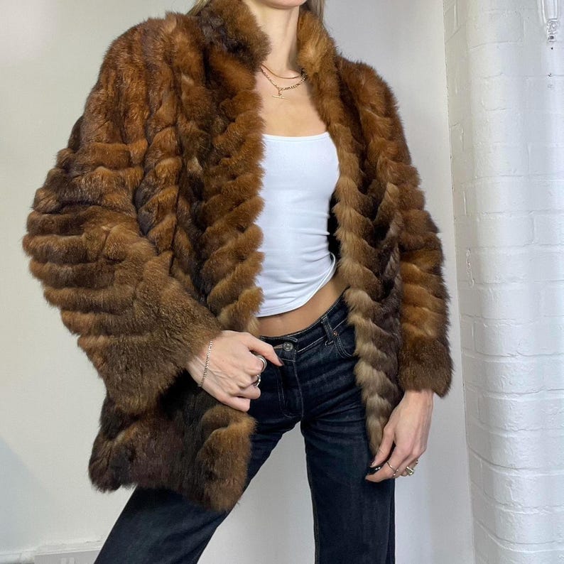 Luxury Vintage Mink Fur Coat: Elegant Brown Winter Jacket