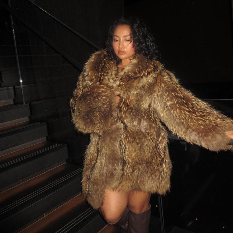Oversized Fox Fur Coat: Women's Mid-Thigh Length, Natural Earth Tones