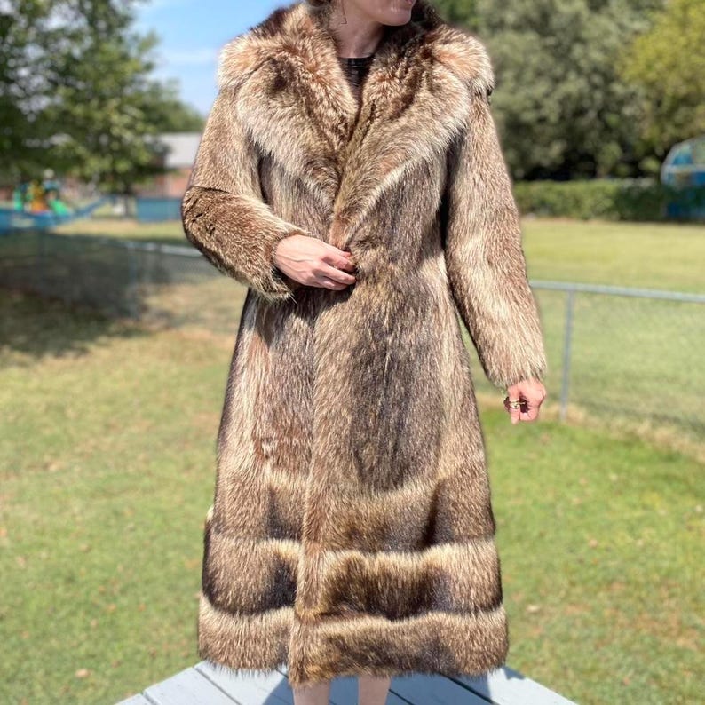 Raccoon Fur Coat: Full-Length Fox Fur Collar - Natural Brown